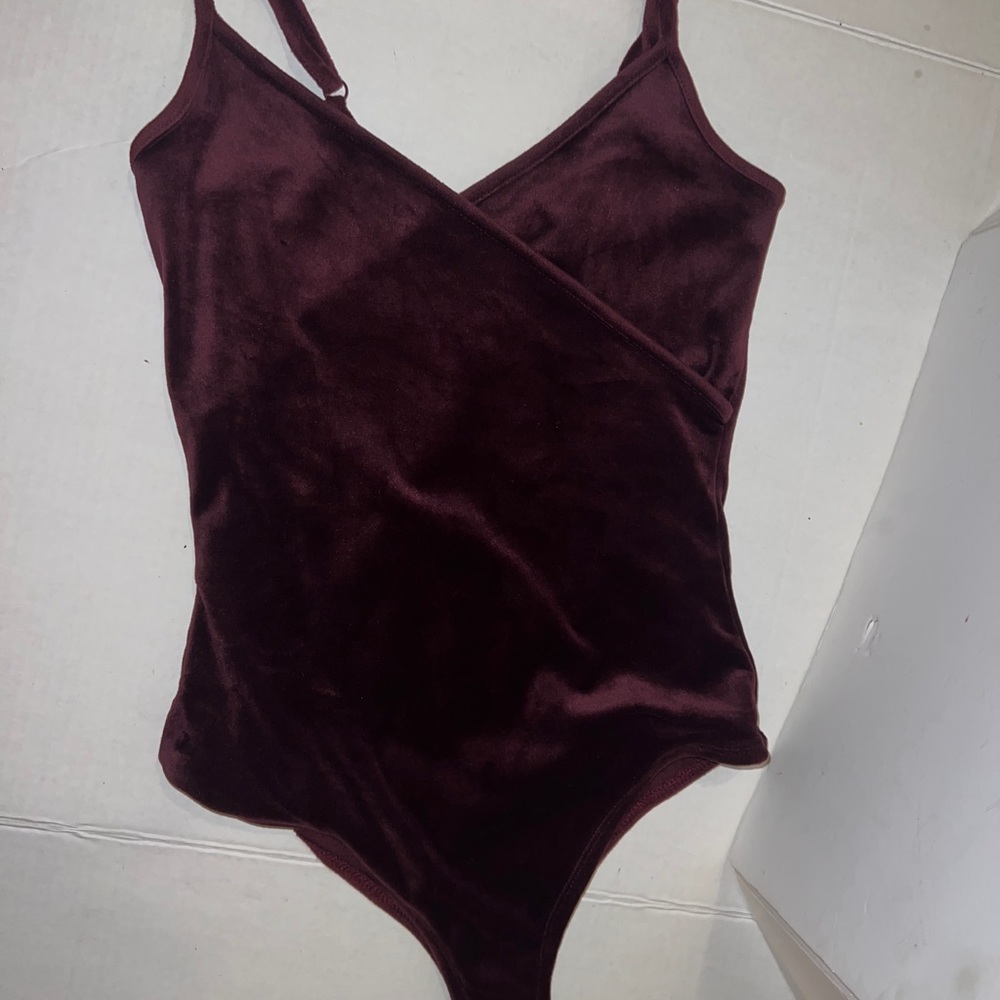 Garage velvet bodysuit petite small